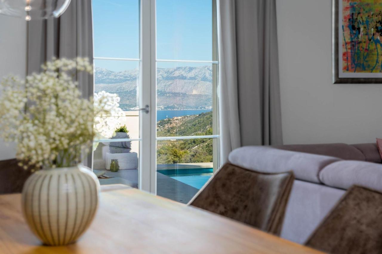 New Villa Ani! Traditional And Luxurious 4-Bedroom Villa With Heated Pool And Sea Views Postira Zewnętrze zdjęcie