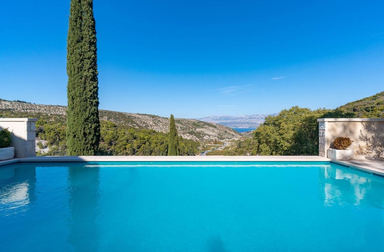 New Villa Ani! Traditional And Luxurious 4-Bedroom Villa With Heated Pool And Sea Views Postira Zewnętrze zdjęcie